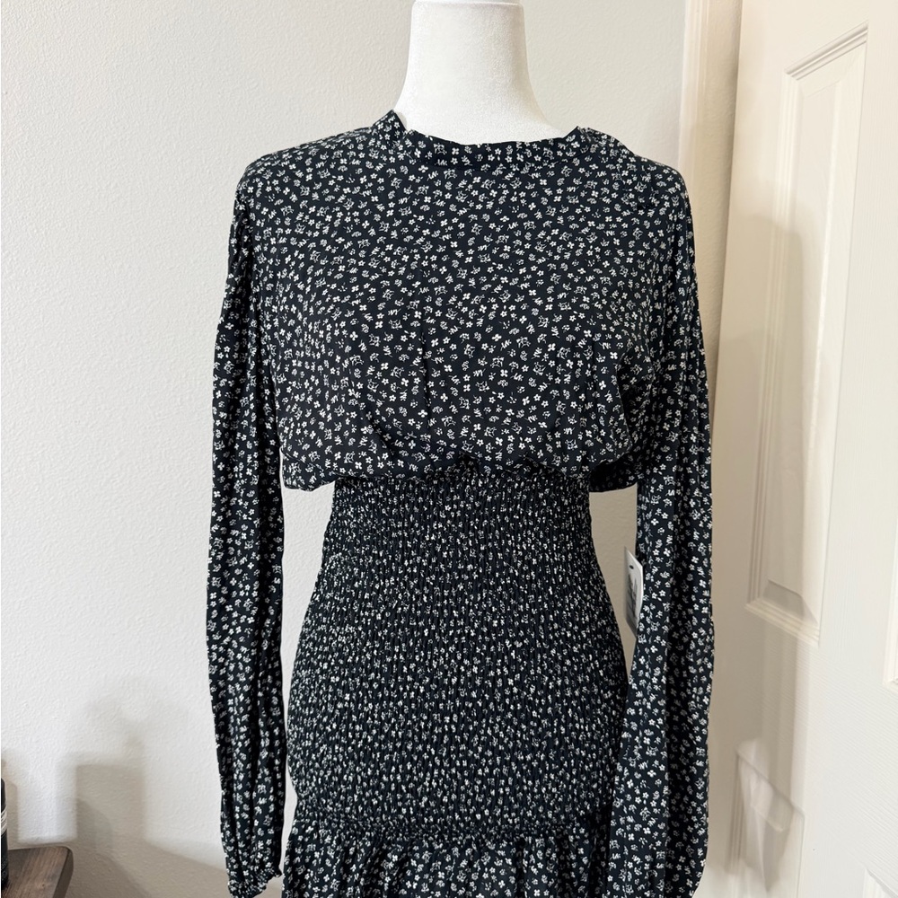 vibe sportswear dress / Or Top Black & White Flower Size XL
